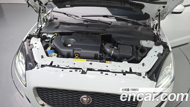 Jaguar E-PACE 2019 — photo 6