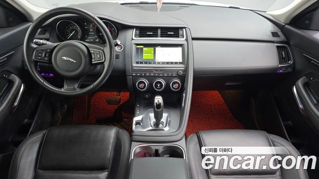 Jaguar E-PACE 2019 — photo 7