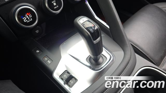 Jaguar E-PACE 2019 — photo 9