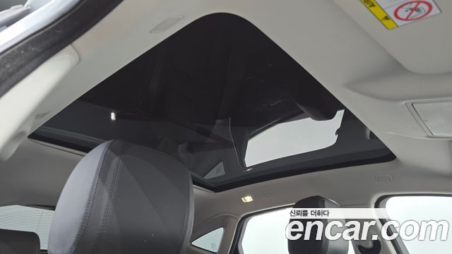 Jaguar E-PACE 2019 — photo 16