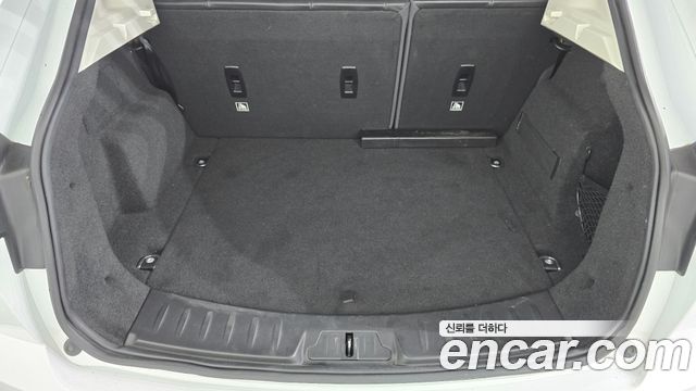 Jaguar E-PACE 2019 — photo 18