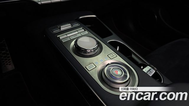 Genesis GV70 2021 — photo 12