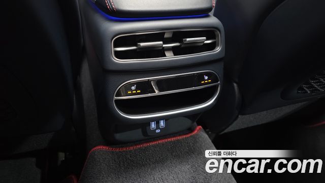 Genesis GV70 2021 — photo 25