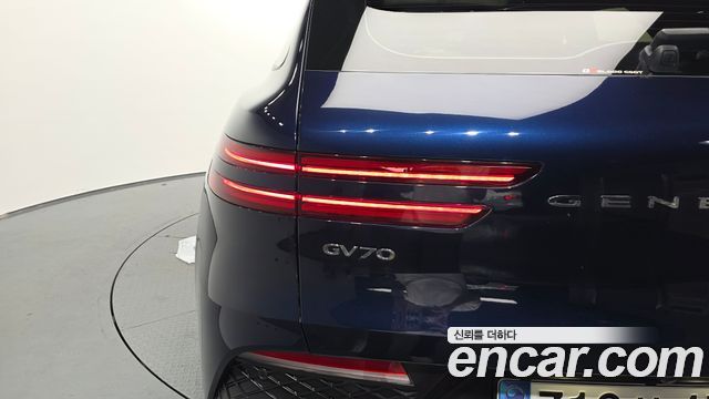 Genesis GV70 2021 — photo 9