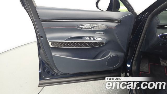 Genesis GV70 2021 — photo 14