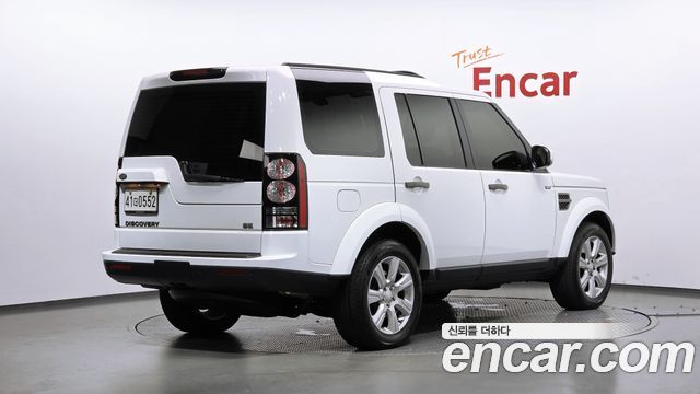 Land Rover Discovery 2016 — photo 2
