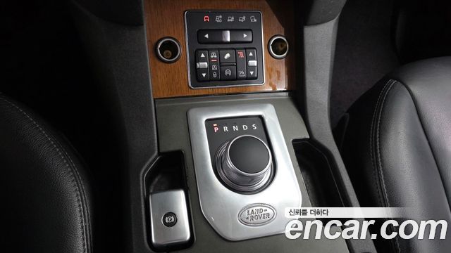 Land Rover Discovery 2016 — photo 9
