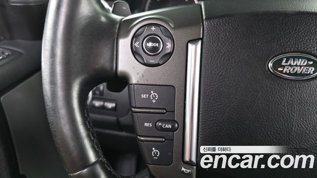Land Rover Discovery 2016 — photo 18