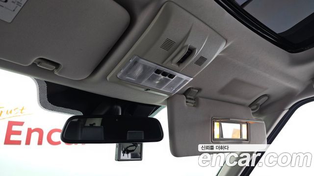 Land Rover Discovery 2016 — photo 19