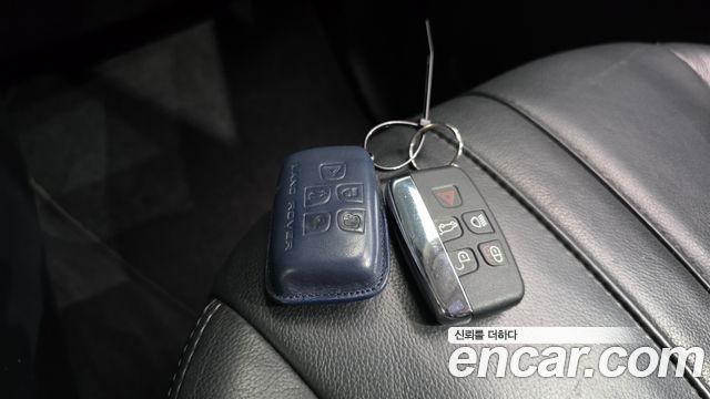 Land Rover Discovery 2016 — photo 20
