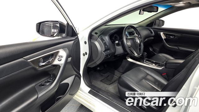 Nissan Altima 2014 — photo 10