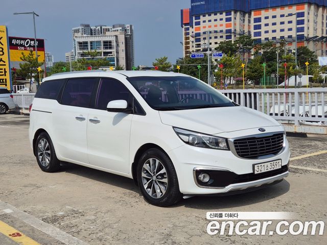 Kia Canival 2017 — photo 1