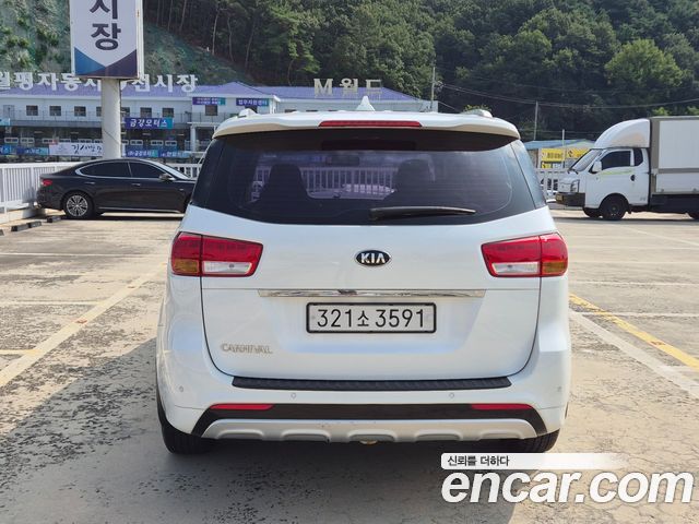 Kia Canival 2017 — photo 4