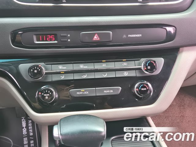 Kia Canival 2017 — photo 9