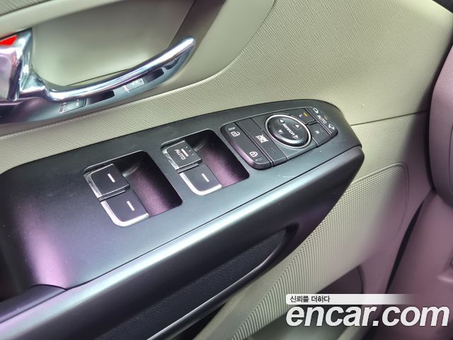 Kia Canival 2017 — photo 12