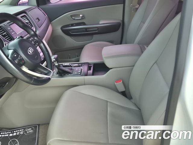 Kia Canival 2017 — photo 14