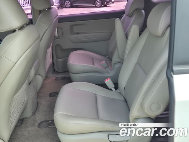 Kia Canival 2017 — photo 15
