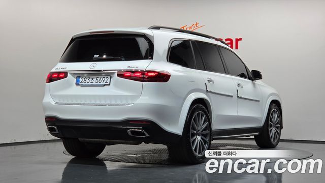 Mercedes-Benz GLS-Class 2026 — photo 2