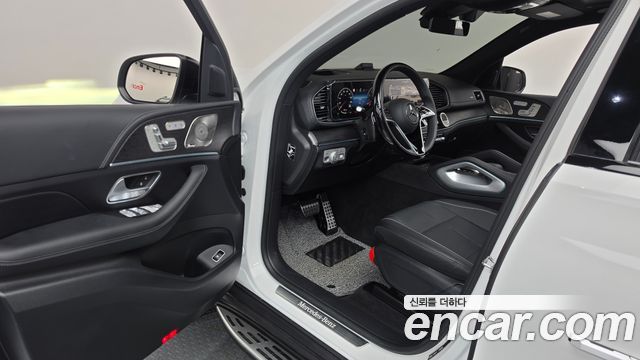 Mercedes-Benz GLS-Class 2026 — photo 13