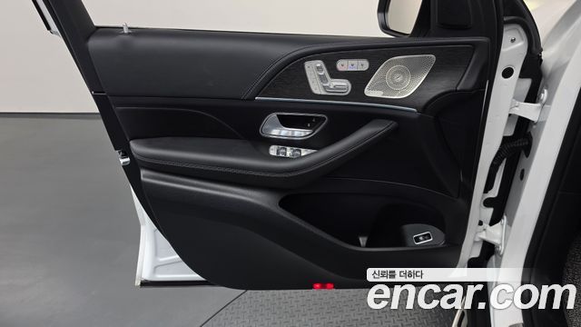 Mercedes-Benz GLS-Class 2026 — photo 14