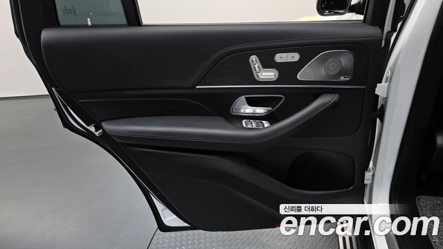 Mercedes-Benz GLS-Class 2026 — photo 15