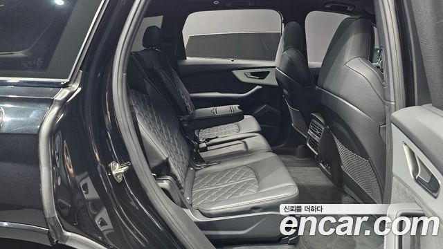 Audi Q7 2025 — photo 18