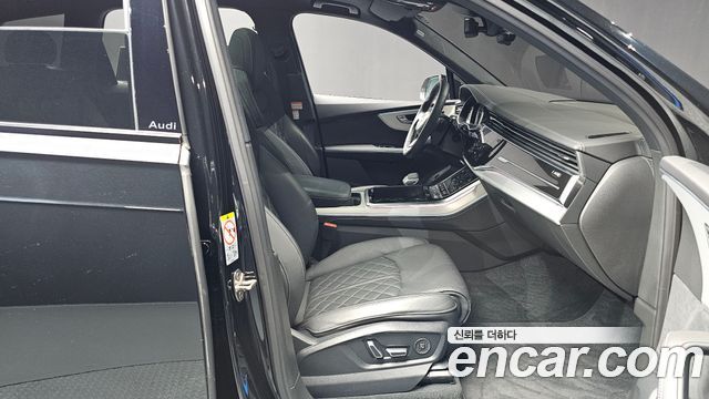 Audi Q7 2025 — photo 16