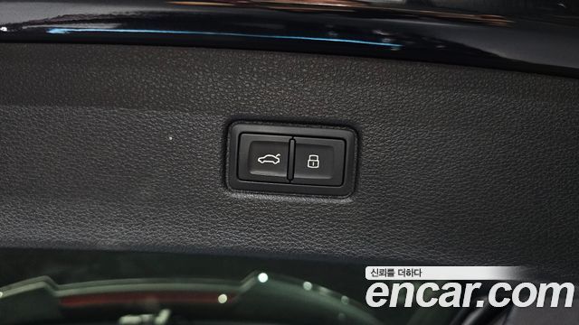 Audi Q7 2025 — photo 32