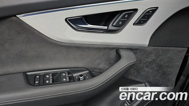 Audi Q7 2025 — photo 34