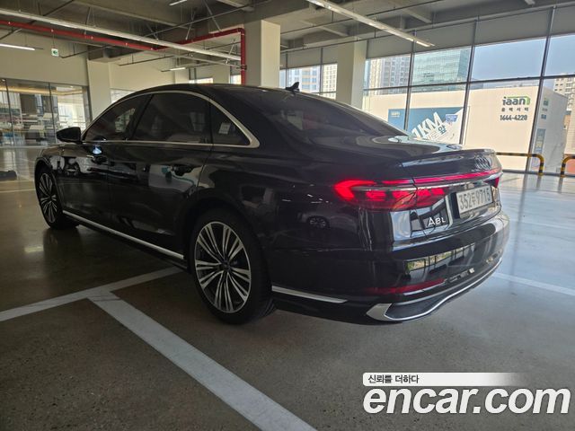 Audi A8 2026 — photo 2