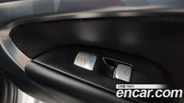 Genesis G70 2019 — photo 16