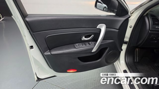 Renault Korea SM5  2012 — photo 14