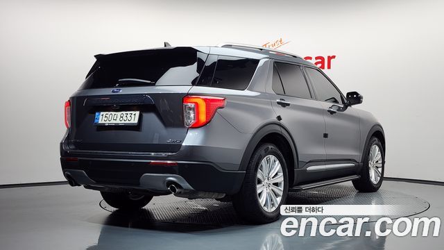 Ford Explorer 2021 — photo 2