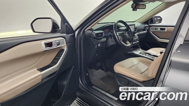 Ford Explorer 2021 — photo 10