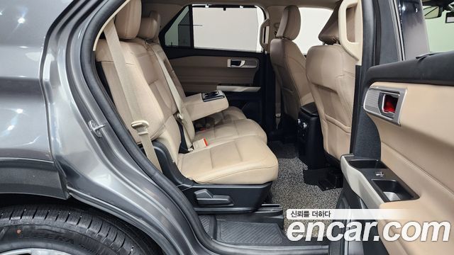 Ford Explorer 2021 — photo 12