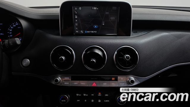Kia Stinger 2018 — photo 12
