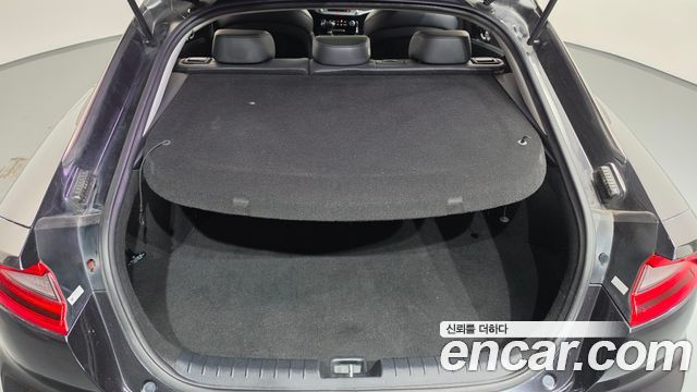 Kia Stinger 2018 — photo 17