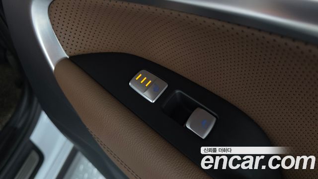 Genesis G70 2019 — photo 22