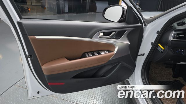 Genesis G70 2019 — photo 14