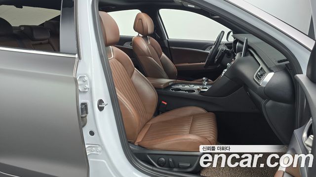 Genesis G70 2019 — photo 16