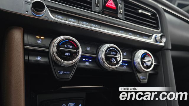 Genesis G70 2019 — photo 29