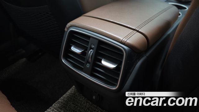 Genesis G70 2019 — photo 31