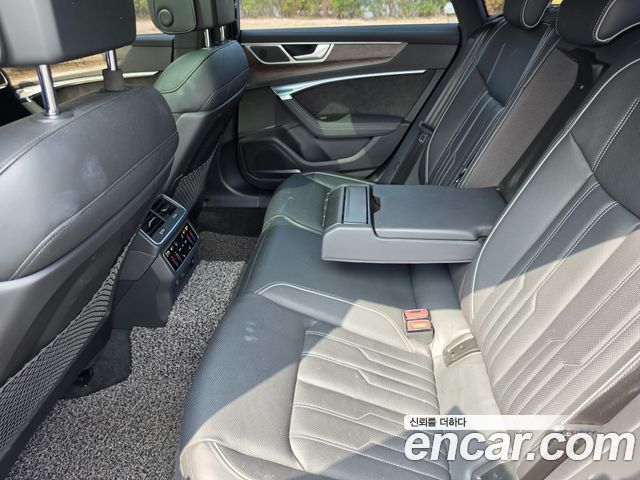 Audi A7 2020 — photo 11