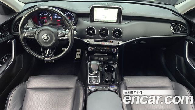 Kia Stinger 2018 — photo 10