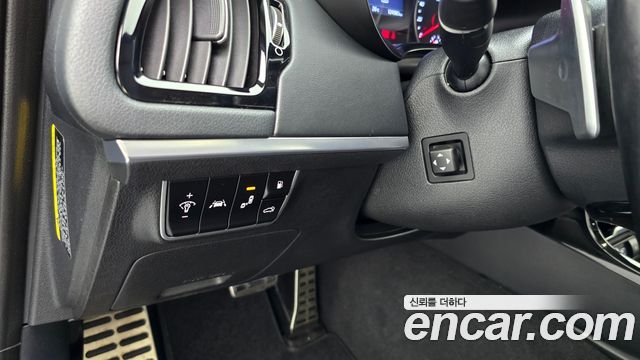 Kia Stinger 2018 — photo 26