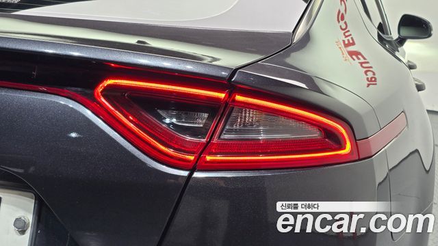 Kia Stinger 2018 — photo 9