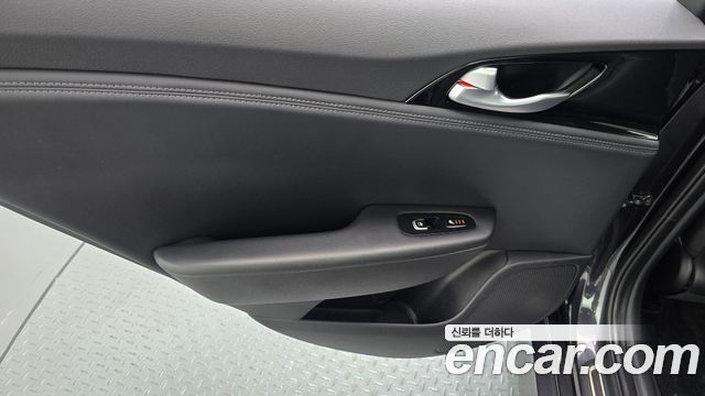 Kia Stinger 2018 — photo 15