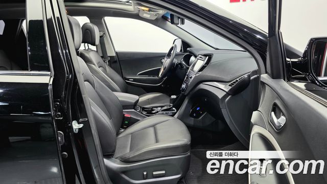 Hyundai Santafe 2017 — photo 11