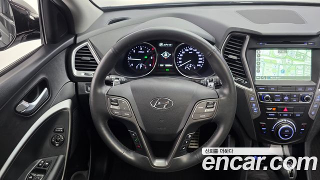 Hyundai Santafe 2017 — photo 13