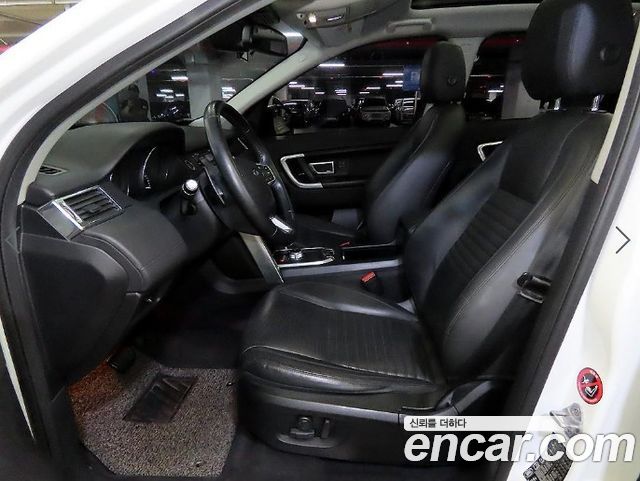 Land Rover Discovery Sport 2016 — photo 6